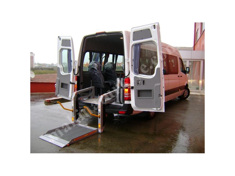 350 kg (1350x1200mm) In-Fahrzeug Behindertenlift