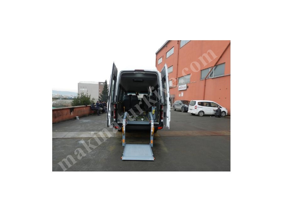 350 kg (1350x1200mm) In-Fahrzeug Behindertenlift