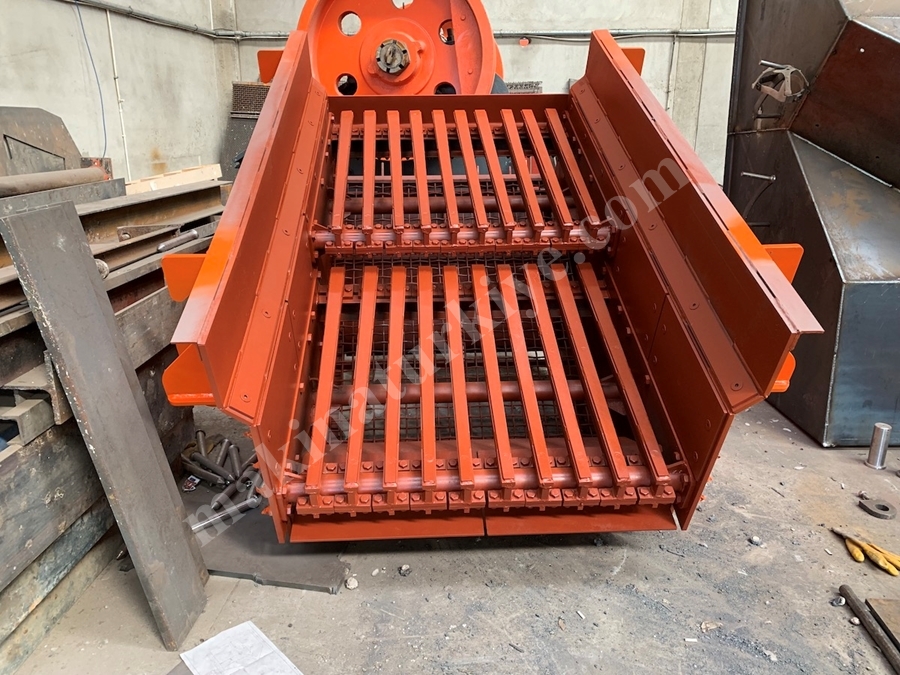 300 Ton/Saat Taş Kırma Izgaralı Besleyici