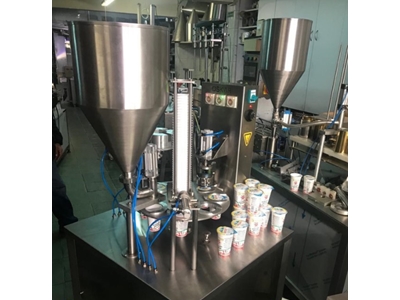 Machine automatique de remplissage et de fermeture de jus de fruits - 0