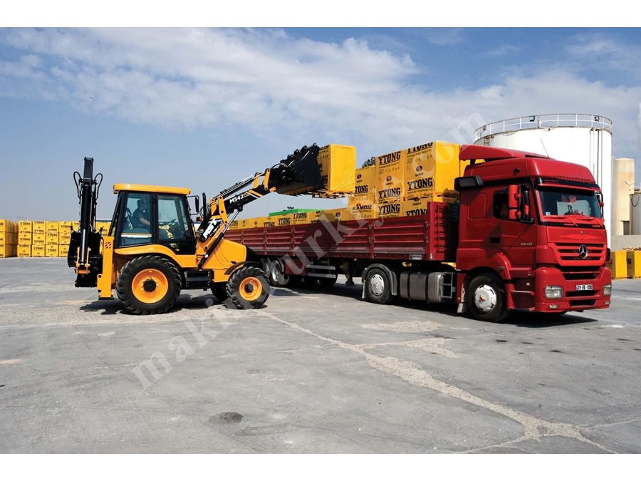 3100 Kg Küçük Teker Kazıcı Yükleyici