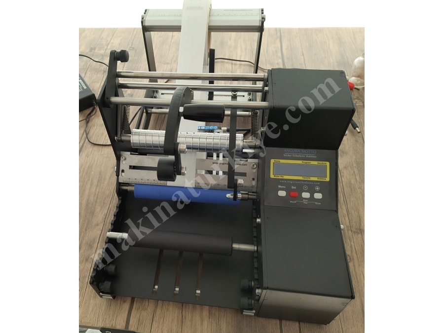 Angora Motto Yarı Otomatik Etiketleme Makinası