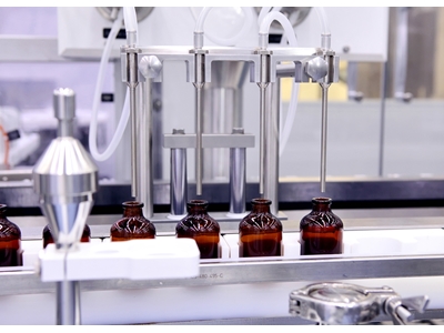 100 / 250 ml 1500-2750 ad/sa Sıvı Dolum Makinesi - 1