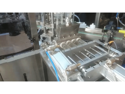 100 / 250 ml 1500-2750 ad/sa Sıvı Dolum Makinesi - 2