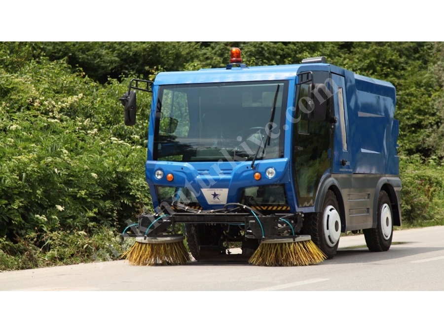 Hidrostatik Tip 2 m3 Dizel Yol Süpürme Aracı