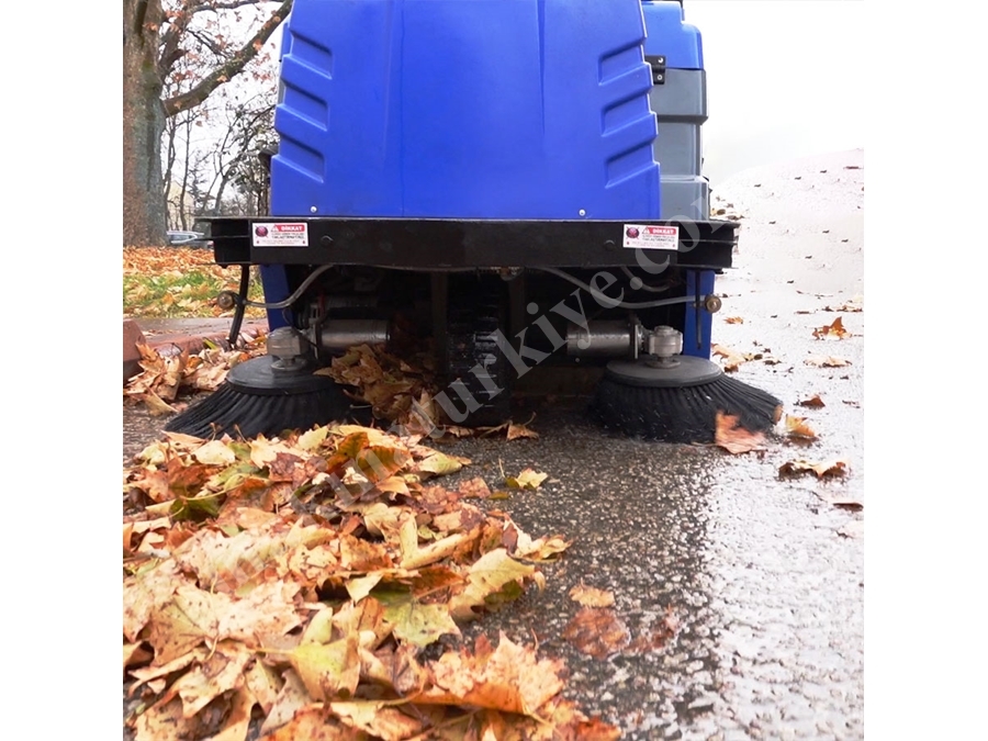 150 Litre Geniş Alan Akülü Yol Süpürme Aracı
