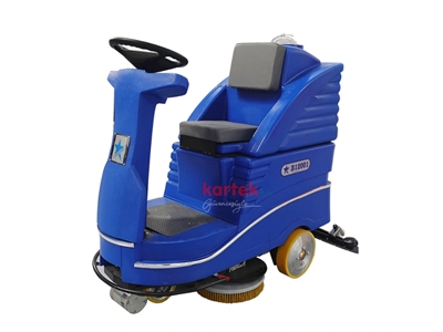 B 12001 Akülü Binicili Yer Yıkama Makinası  - 3