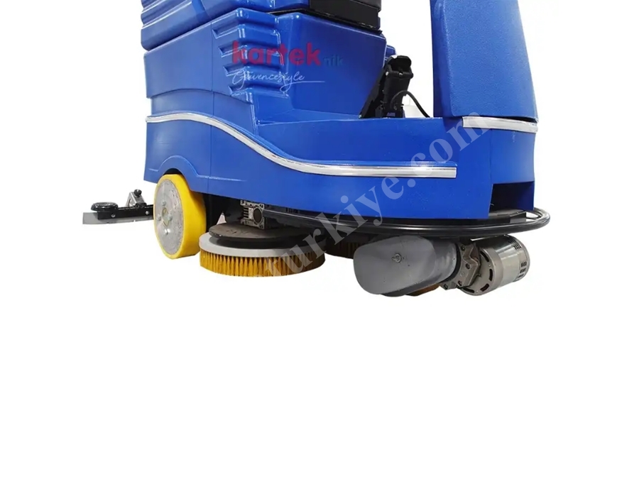 B 11001 Binicili Yer Yıkama Makinası 