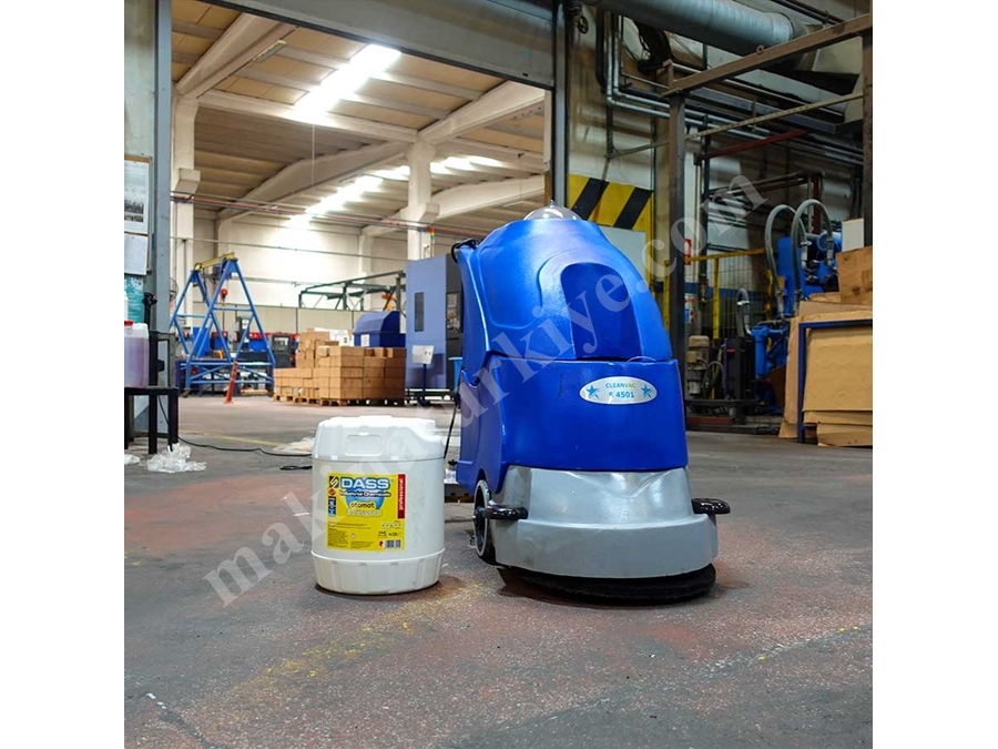 E4501 Elektrikli İticili Yer Yıkama Makinası 