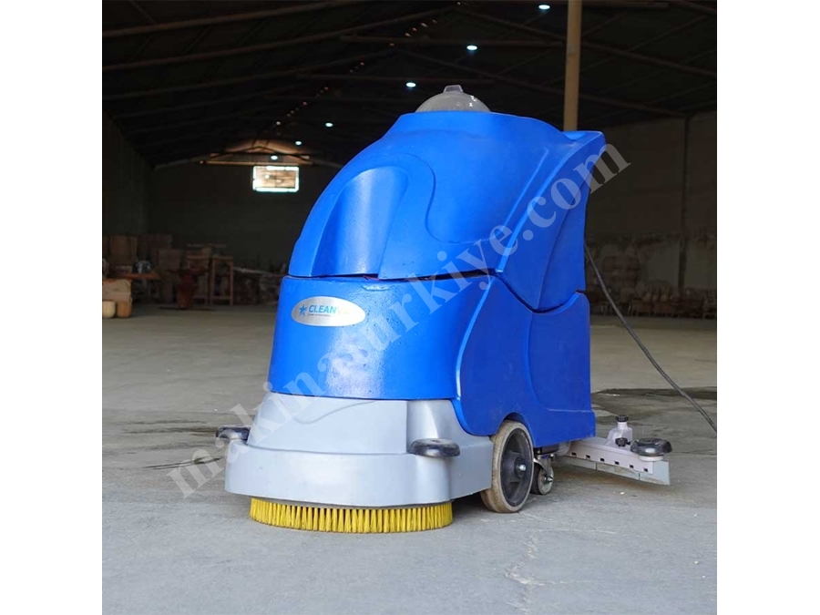 E4501 Elektrikli İticili Yer Yıkama Makinası 