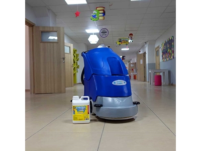 E4501 Elektrikli İticili Yer Yıkama Makinası  - 7