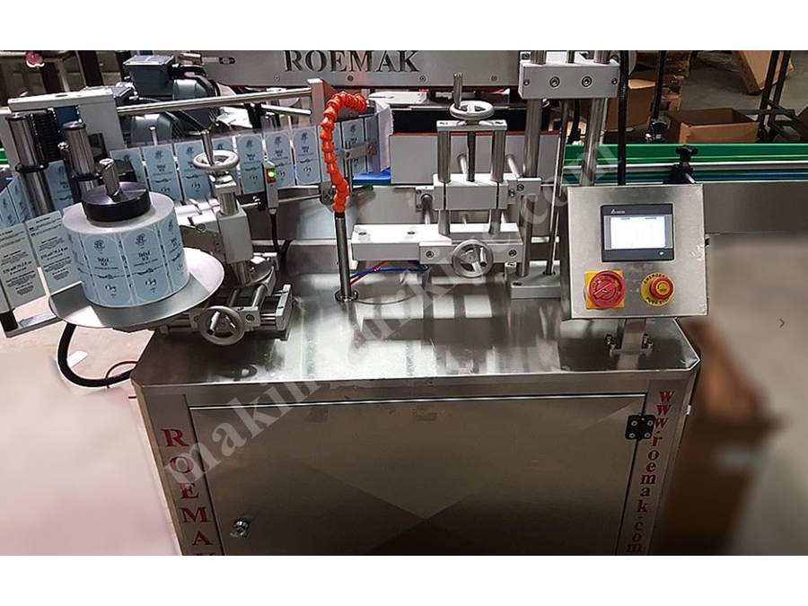 Double-Sided Cylinder Labeling Machine
