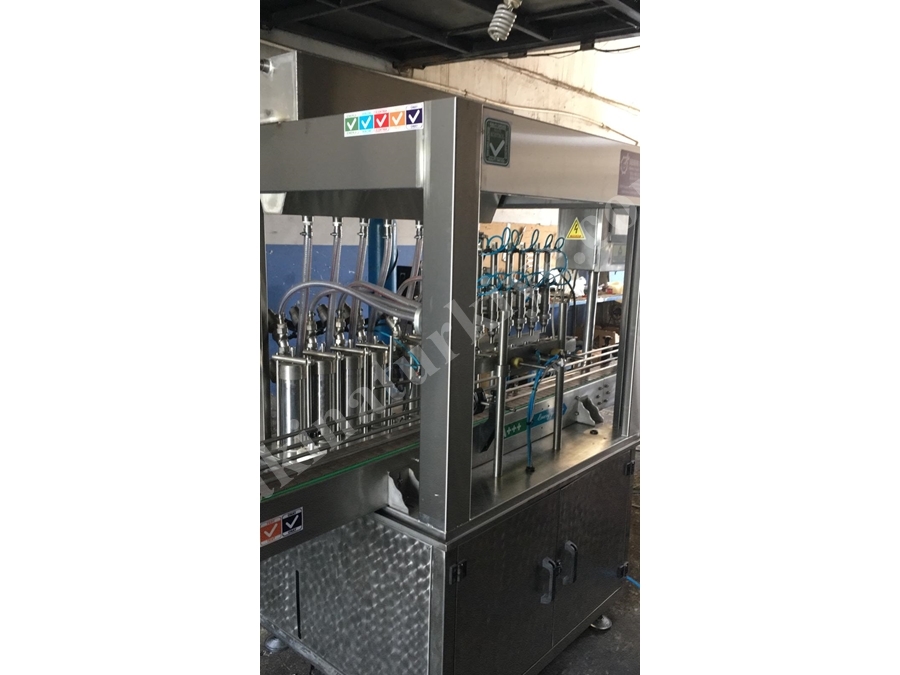 8 Nozullu Çift Servolu Otomatik Sıvı Dolum Makinası