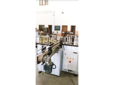 Cam Şişe Plastik Şişe ve Düz Ürün Çift Taraflı Etiketleme Makinesi 1200 /4500 (ad/saat) - 2