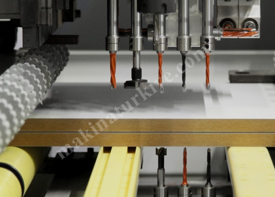 Omaksan Modüler Mobilya 6 Yüzey Cnc Delik Delme Makinesi