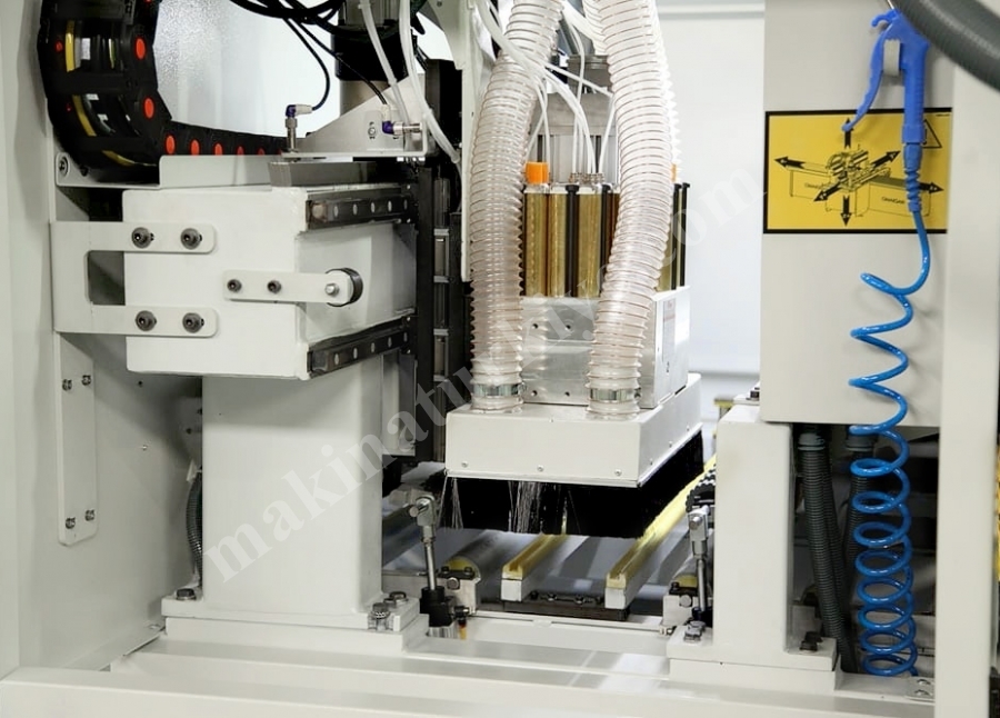Omaksan 3000 Sl Cnc Esnek Delik Delme Ve Kanal Açma Makinası