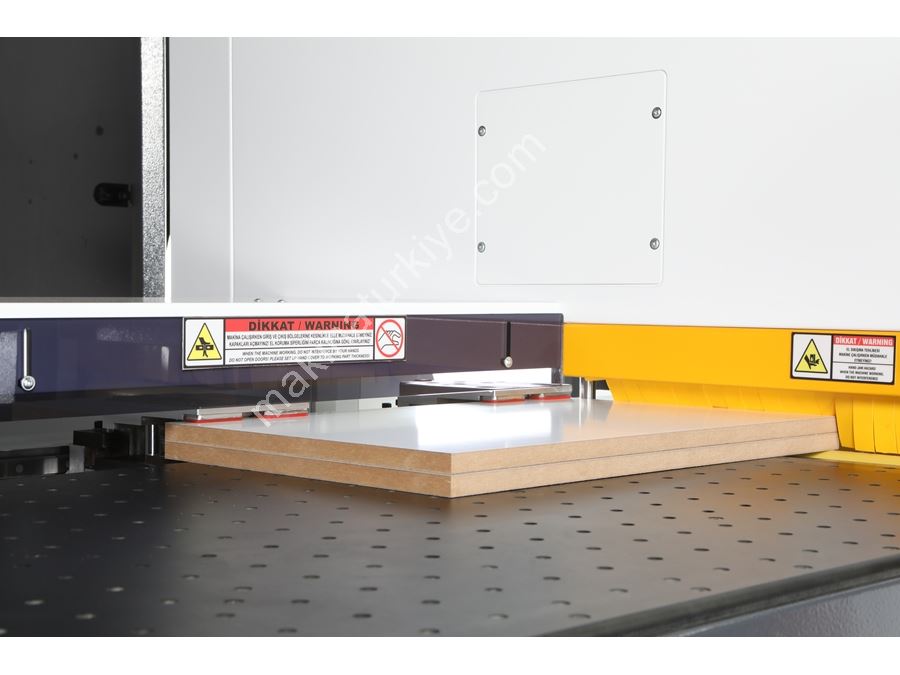 Omaksan C-Line 6x schneller Serienfertigung CNC Bohr- und Fräsmaschine