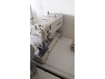 800 A3 Automatic Buttonhole Machine - 2
