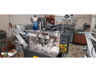 Machine à mouchoirs parfumés avec une capacité de 65-90 pièces/minute - 4