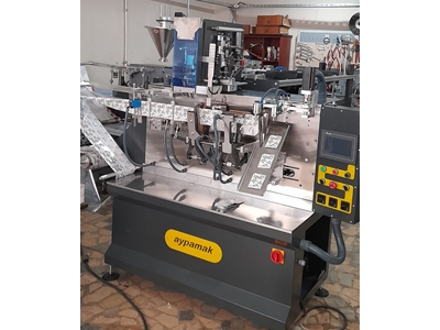 Machine à mouchoirs parfumés avec une capacité de 65-90 pièces/minute - 0