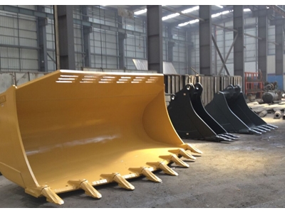 Caterpillar Loader Bucket - 4