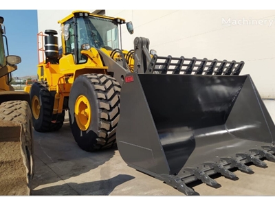 Caterpillar Loader Bucket - 1