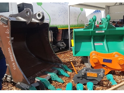2 m³ Volume Excavator Bucket - 2