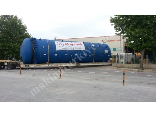 Composite Autoclave Capable of Operating at 400°C and 70 Bar
