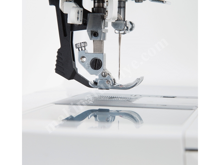 Электронная швейная машина Featherweight C240
