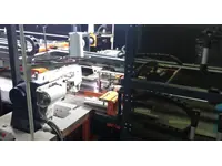 Machine de compression de tapis roulant