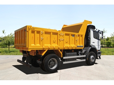 Classic Dump Truck with 3×9 Ton Capacity - 3