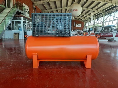 50/500 5.5 HP Çift Kademeli Pistonlu Kompresör - 1