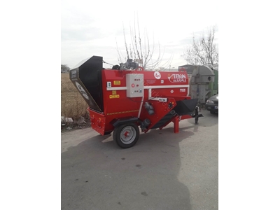4 m3 Çekili Tip Elektrikli Yem Karma Makinası - 1