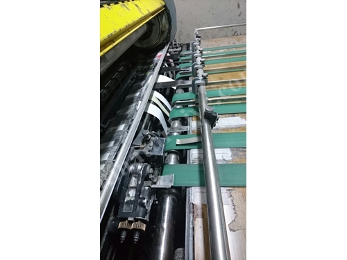 Machine de découpe automatique de boîtes de 92 x 126 cm
