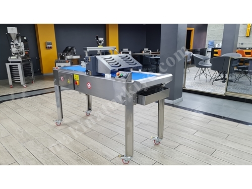3000-4000 Dilim / Saat Pandispanya Pasta Dilimleme Makinası