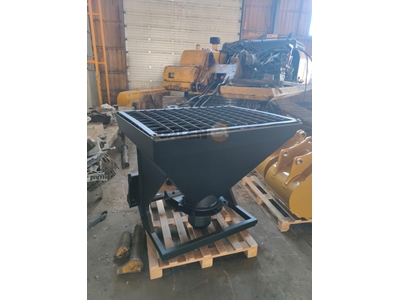Hydraulic Salt and Sand Spreader Attachment - 2