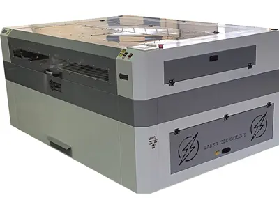 Machine de découpe laser sur bois de 100 x 160 150 Watt