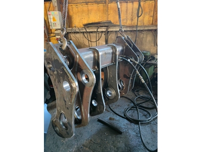 Quick Change Attachment for Loaders - 2