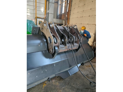 Quick Change Attachment for Loaders - 3