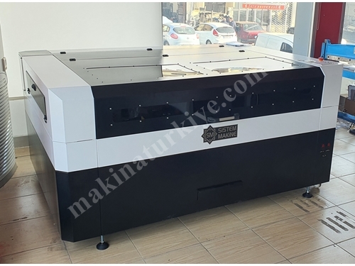 Machine de découpe et de gravure laser de 1000 x 1350 mm et 150W