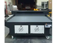 1800 x 3300 mm 150W Laser-Schneidemaschine