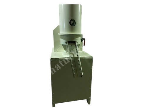 Feed Pellet Machine with a Capacity of 200-700 Kg/Hour