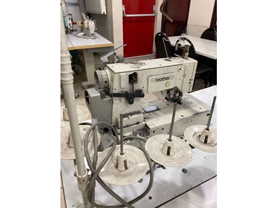 FD4 8272 Right Blade Stitching Machine - 2