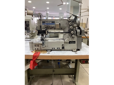FD4 8272 Right Blade Stitching Machine - 3