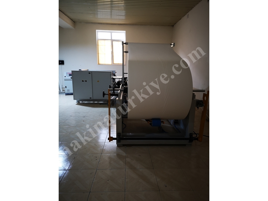 Tek Kullanımlık Masa Örtüsü Makinası 
