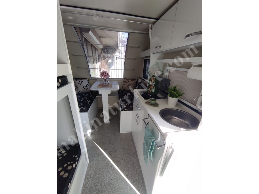 3 Kişilik Çekme Karavan 370X200x200 Cm