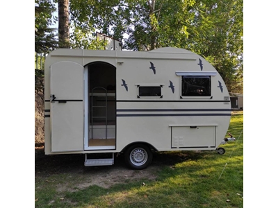 3 Kişilik Çekme Karavan 370X200x200 Cm