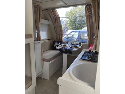 3 Kişilik Çekme Karavan 370X200x200 Cm - 5