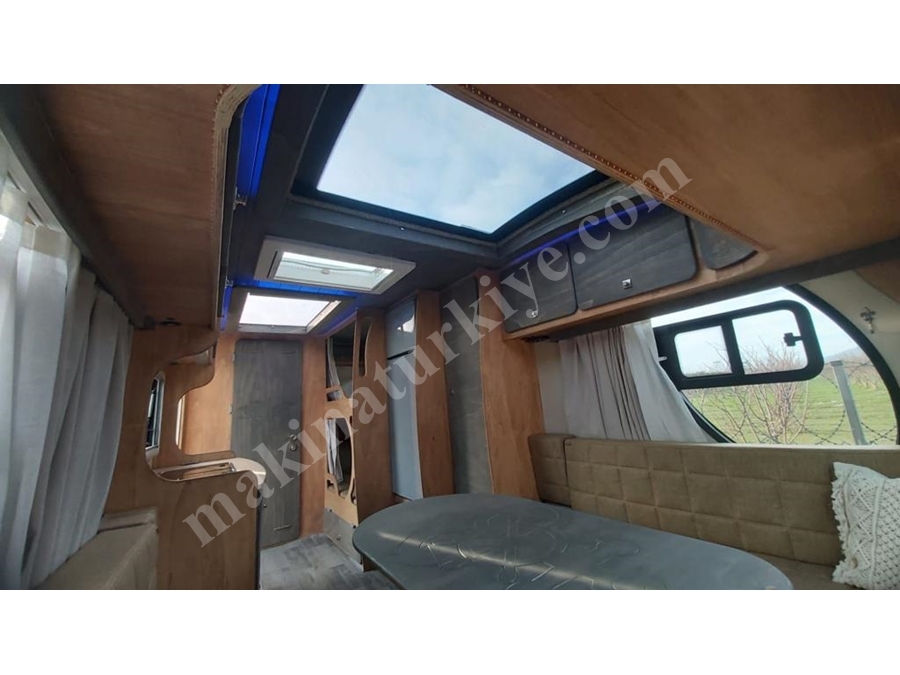 4 Kişilik Mercedes-Benz Sprinter Camper Motokaravan
