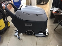 Machine de lavage de sol poussée Nilfisk SC 450 - 0
